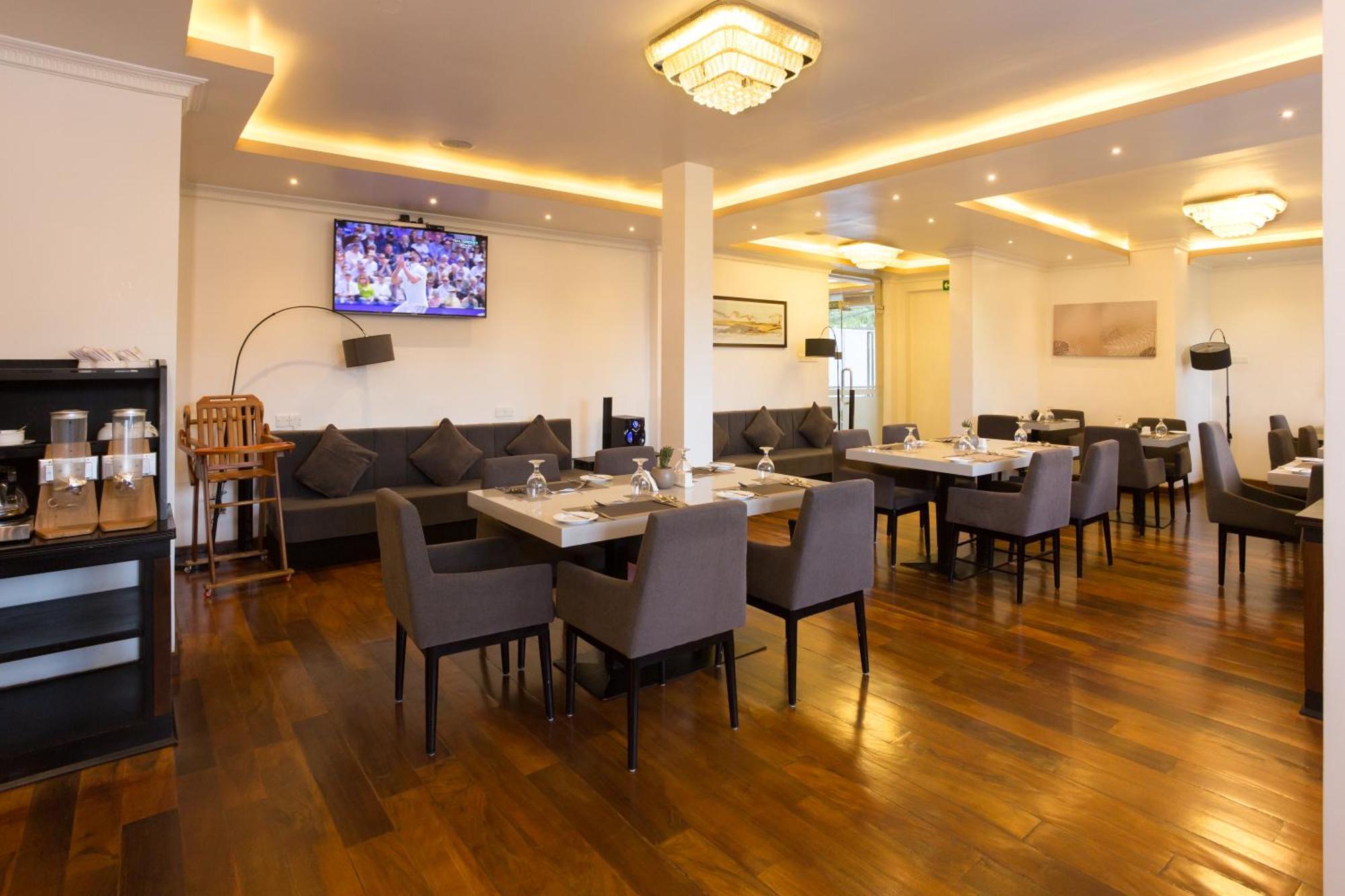 Hotel Grand Turf By Gsp