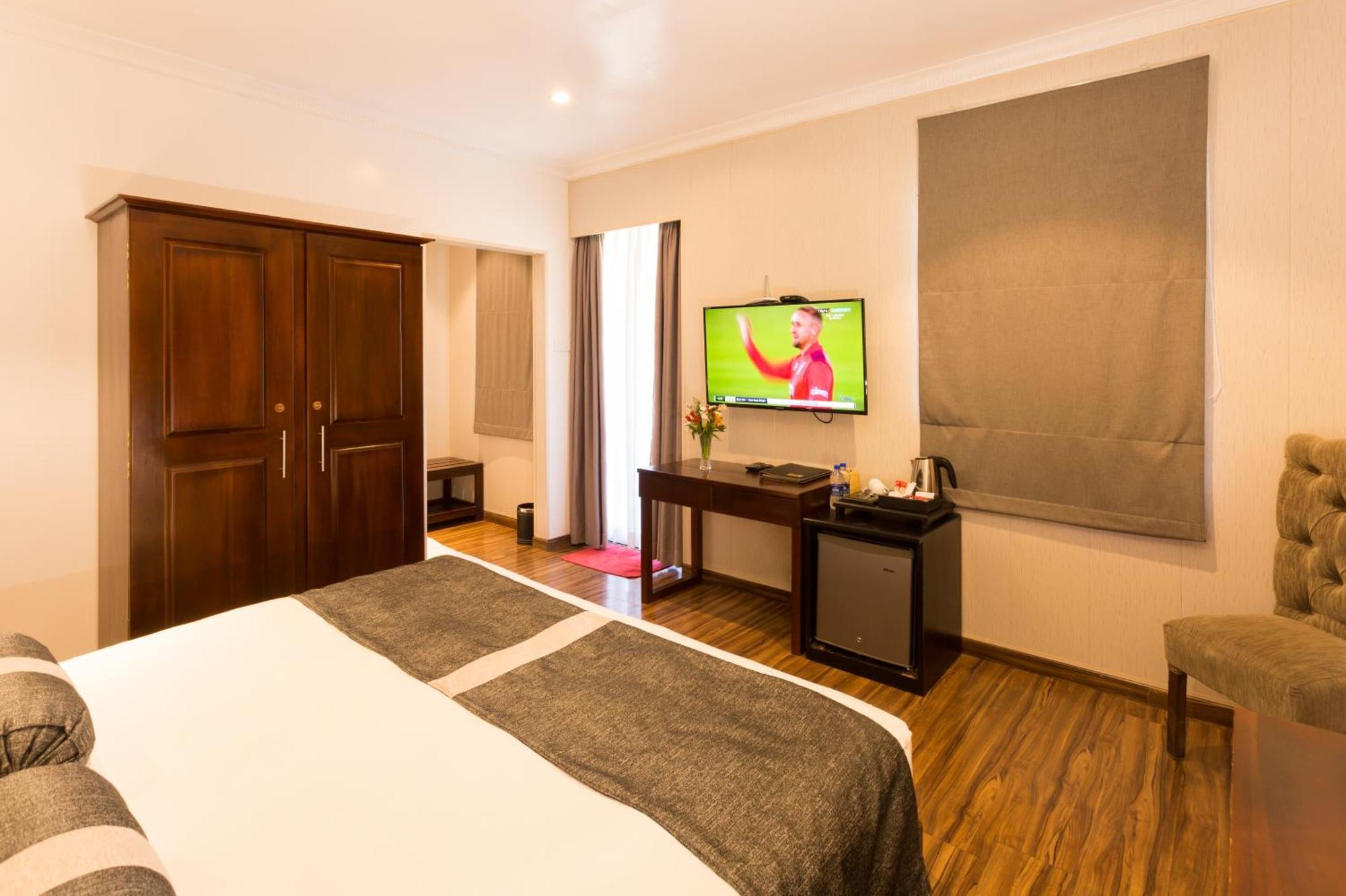 Grand Turf By Gsp Hotel