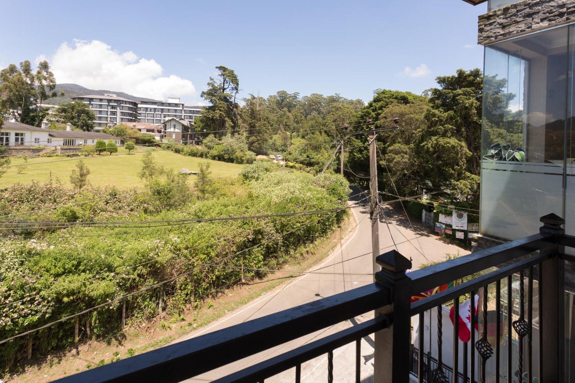 Grand Turf By Gsp Hotel